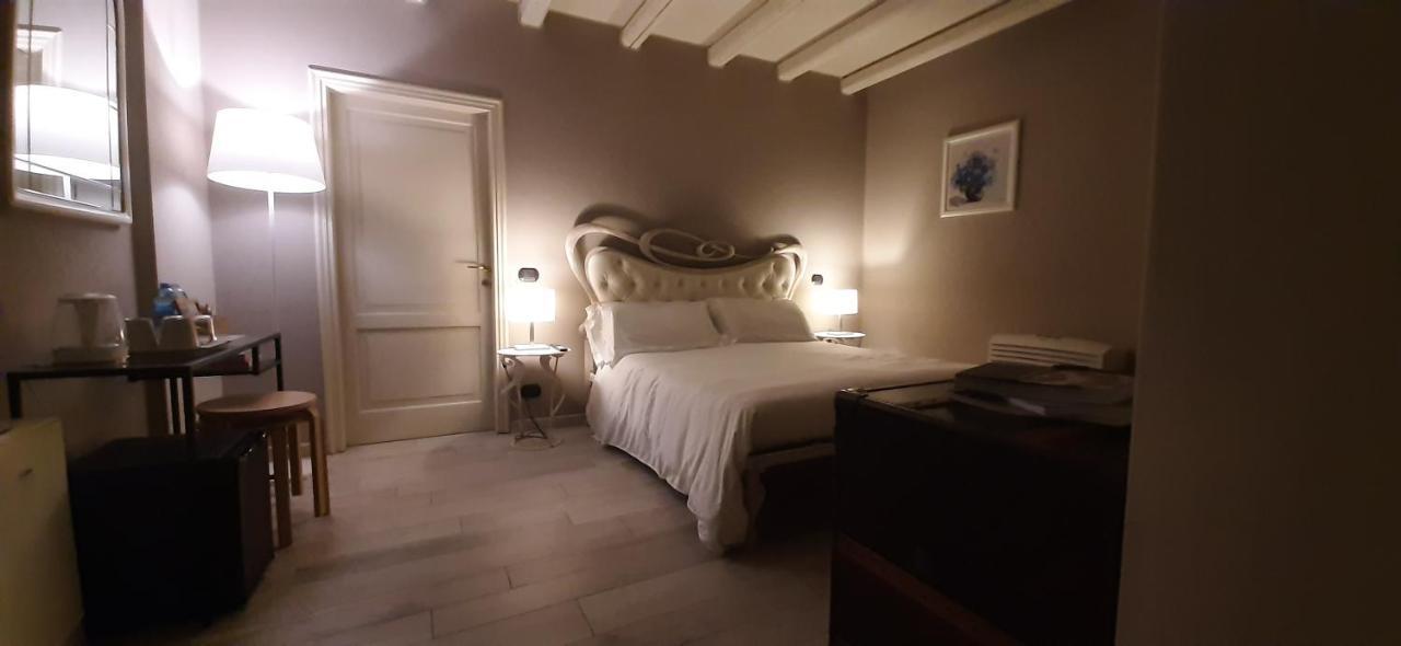 Casale Raffaello B&B Como Albese Con Cassano Exteriör bild
