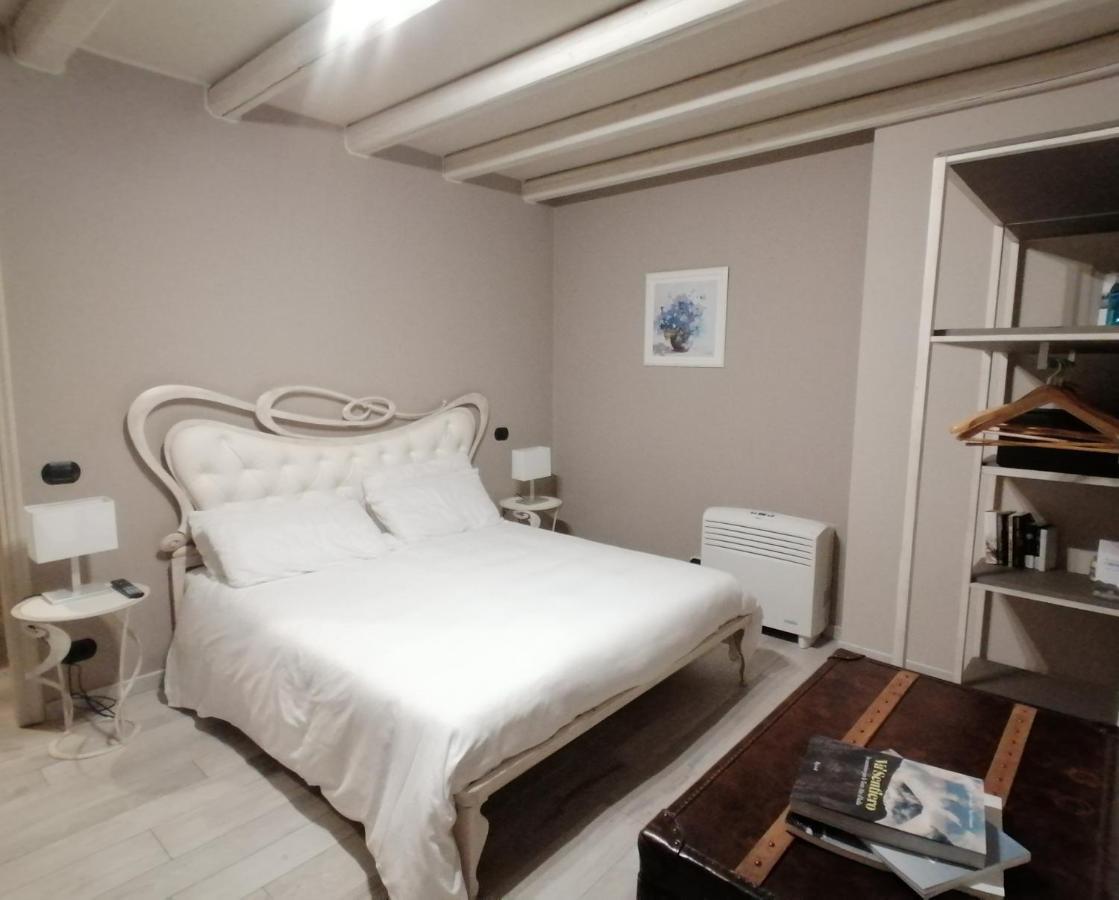 Casale Raffaello B&B Como Albese Con Cassano Exteriör bild