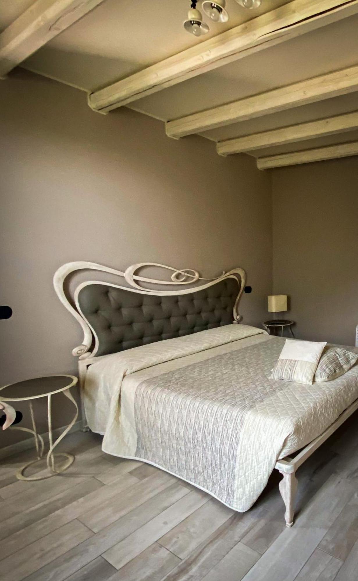 Casale Raffaello B&B Como Albese Con Cassano Exteriör bild